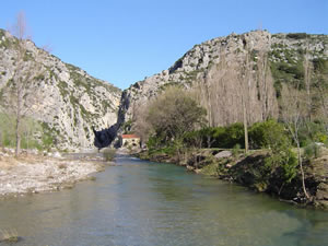 Ruines du chàteau féodal dominées par la torre del far, ancienne tour à signaux